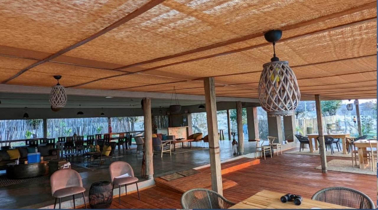 Xhabe Safari Lodge Chobe Muchenje エクステリア 写真