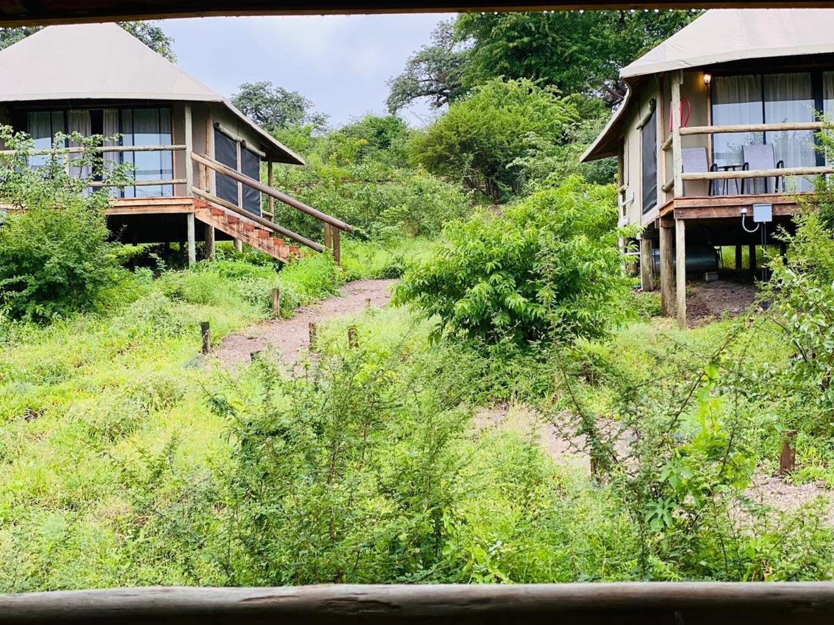Xhabe Safari Lodge Chobe Muchenje エクステリア 写真