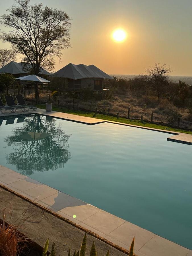 Xhabe Safari Lodge Chobe Muchenje エクステリア 写真