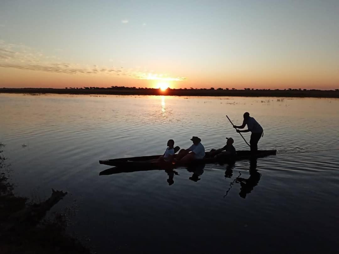 Xhabe Safari Lodge Chobe Muchenje エクステリア 写真
