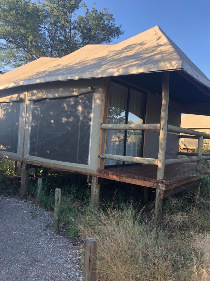 Xhabe Safari Lodge Chobe Muchenje エクステリア 写真