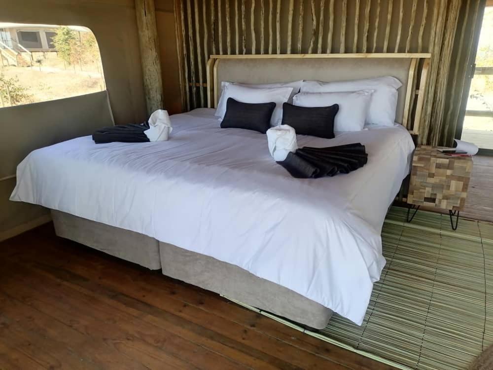 Xhabe Safari Lodge Chobe Muchenje エクステリア 写真